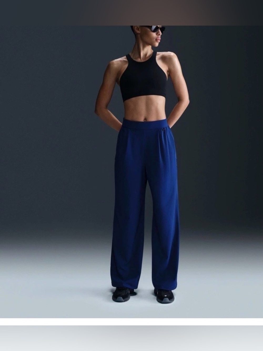 Nike 24.7 PerfectStretch
Women's Dri-FIT High-Waisted Loose Wide-Leg Pants l